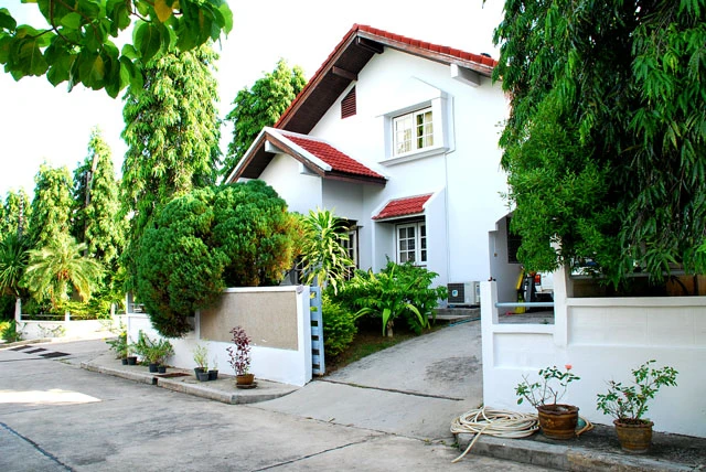 Naiharn Villa Type B — 4-bedroom аренда в Nai Harn