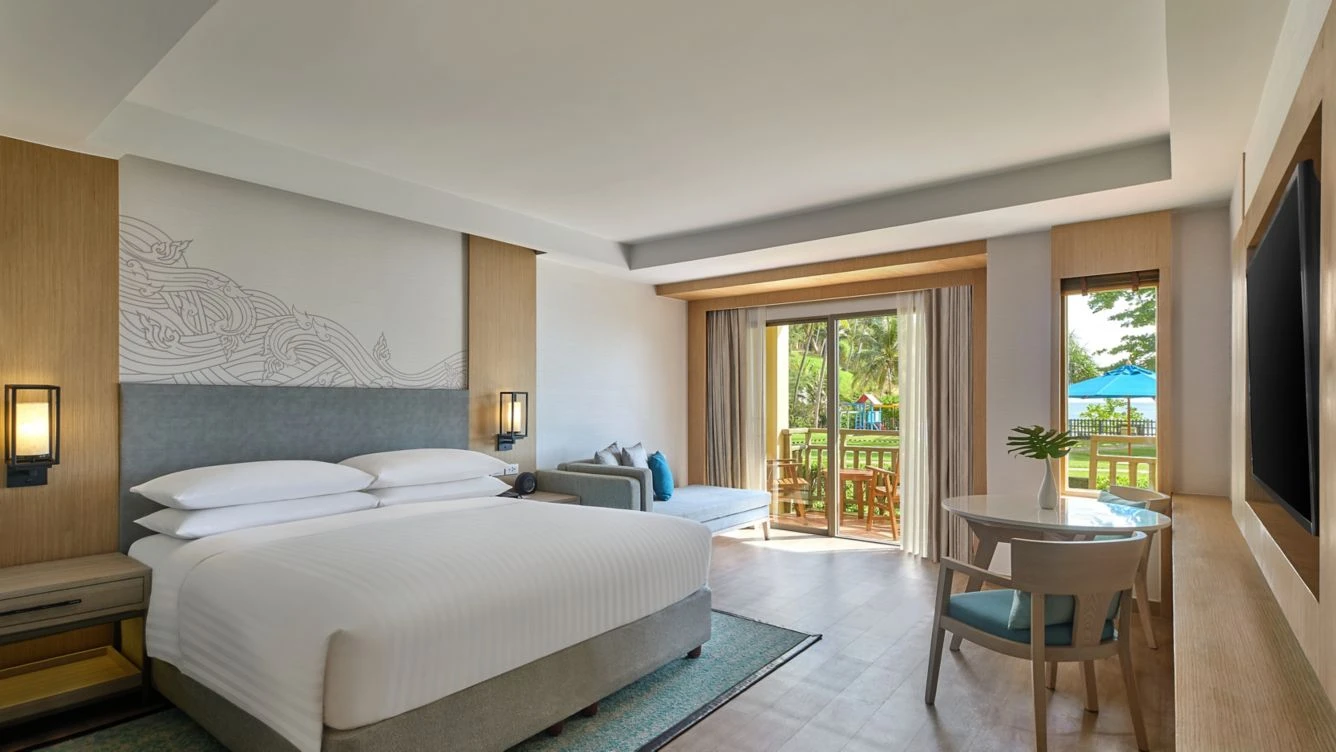 Phuket Marriott Merlin Beach — Beachfront