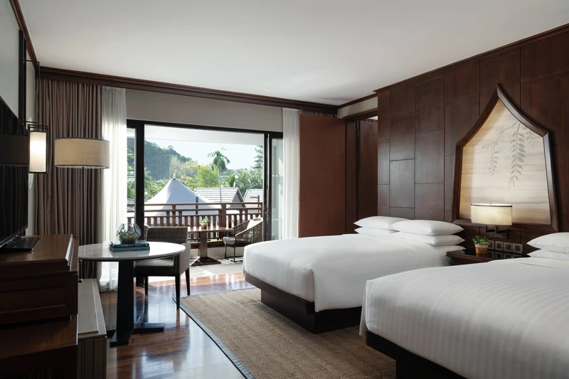 Two-Bedroom Beachfront Pool Villa Nai Yang — фото 4